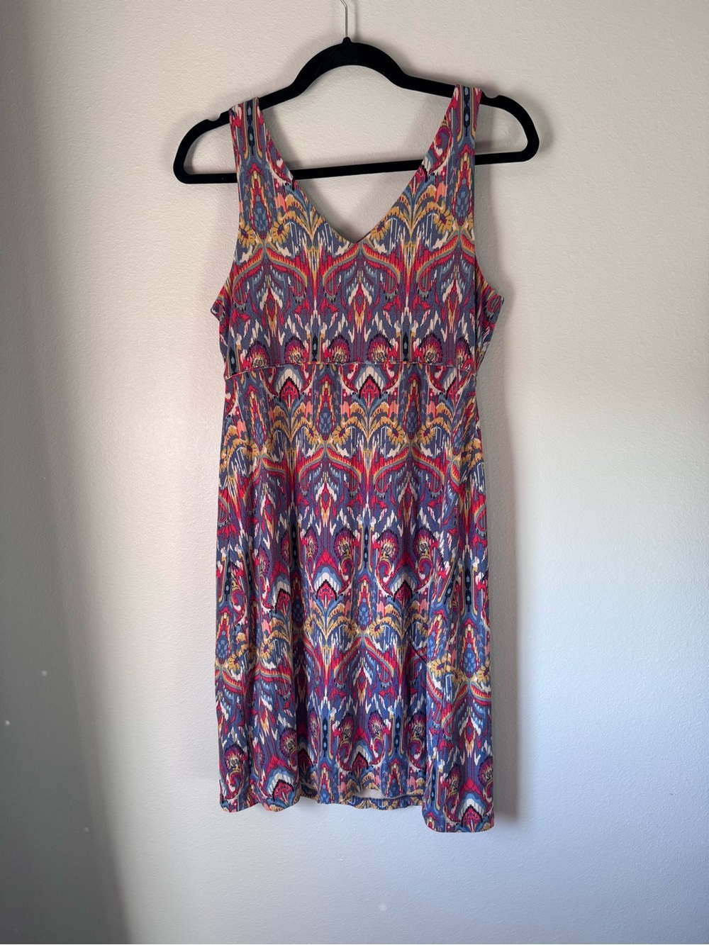 Athleta Sleeveless V-Neck Multicolor Printed Dress